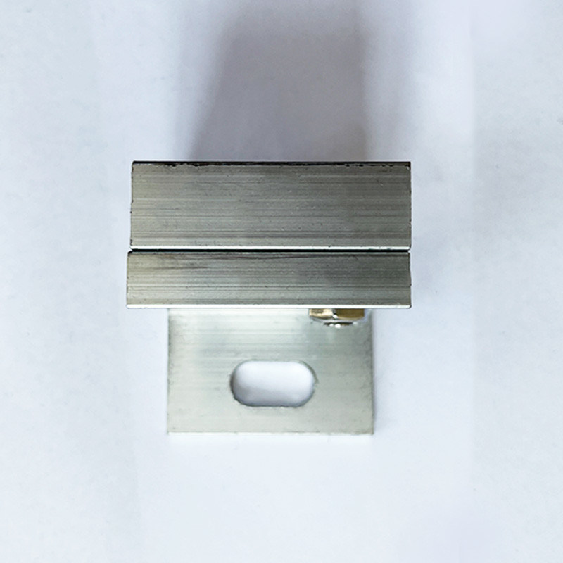 태양 전지판 장착이 쉽게 고정시키는 풍 하중 60M/S는 다른 크기를 설치합니다