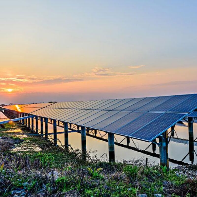 지상 태양광 장착 브래킷은 장시간 야외용으로 강한 염화 저항을 제공하는 열 담긴 강철으로 구성됩니다.